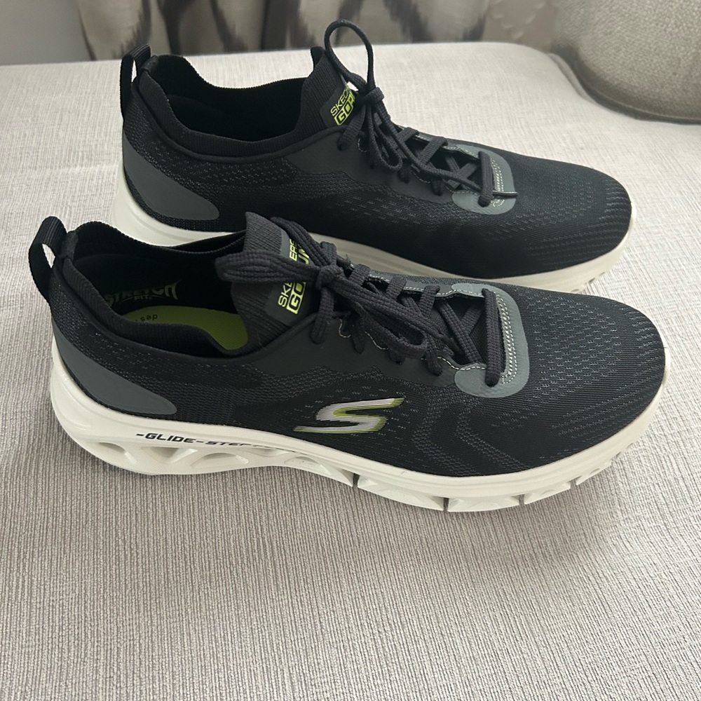 Skechers sneakers